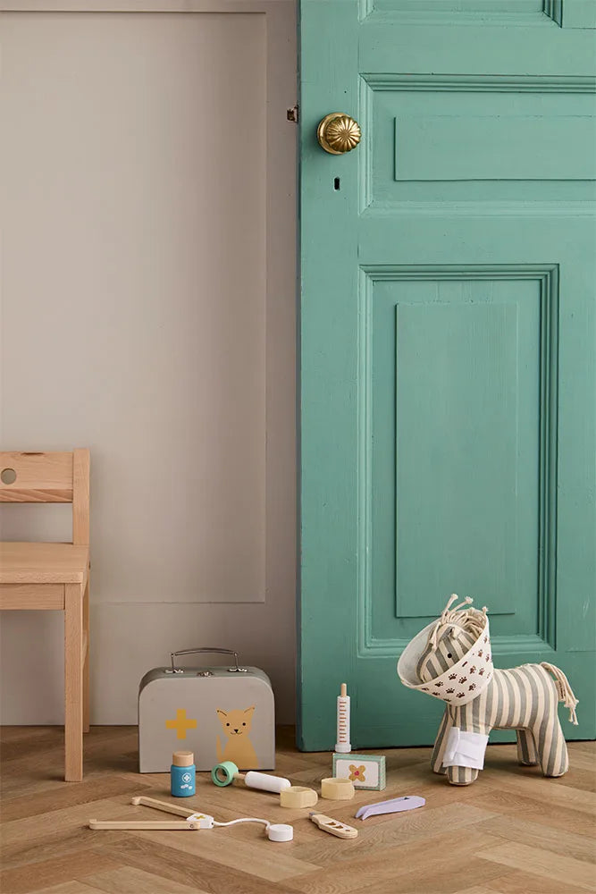 Wooden Veterinary Play Set