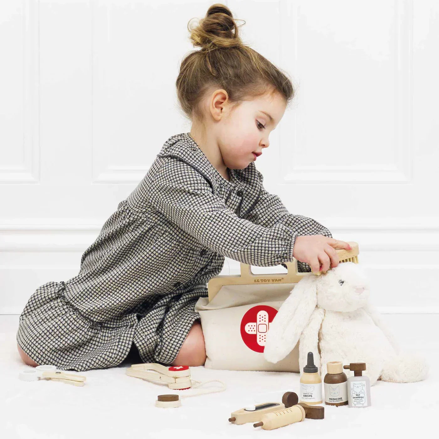 Wooden Animal Vet Set